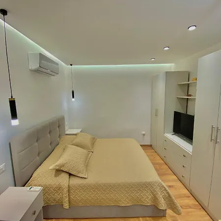 Appartement At U.s Embassy *